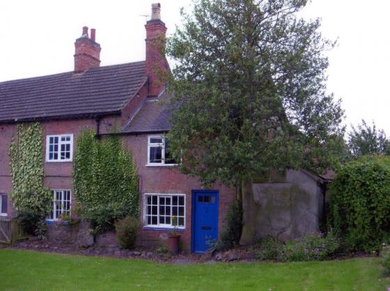 Side elevation from the track between Westfield Lane and The Ridgeway. July 2007