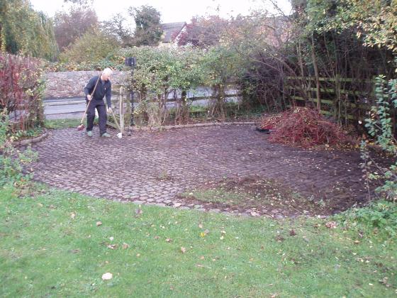 Having cut back all the grass we could then see how much work had been put into creating the entrance. 2011