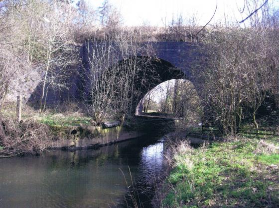 At the end of Site 198 Ancient Demesne the Rothley Brook flows under the bridge that takes the trains on the Great Central Railway. This starts the meandering through the Rothley Park Golf Course Site 127.April 2006