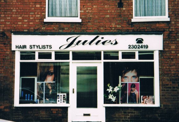 Julies, Woodgate. 2003